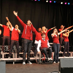 04-05 - Glee Cast Performs at the White House